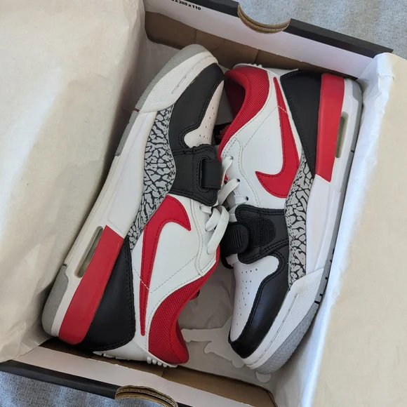 Jordan Legacy 312 Low - White, Black & Red trainers - Size US 6.5 - Picture 7 of 10